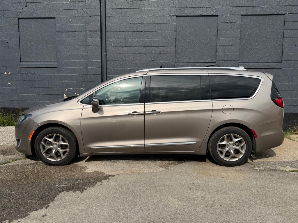Chrysler Pacifica Limited FWD 2017