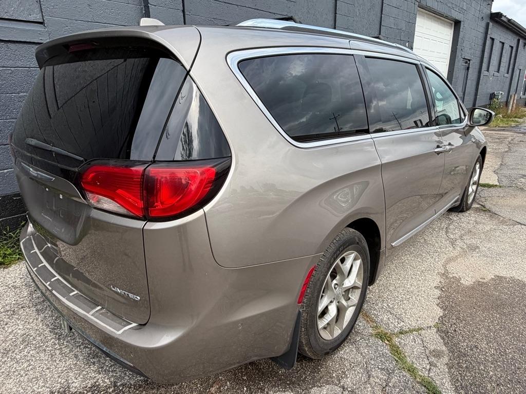 Chrysler Pacifica Limited FWD 2017