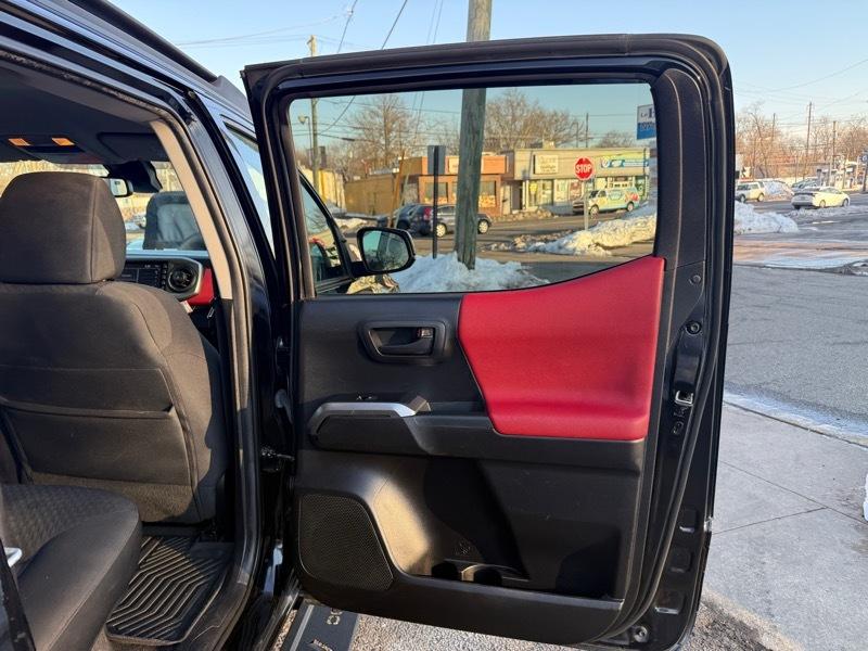 Toyota Tacoma SR5 Double Cab 4WD V6 2022