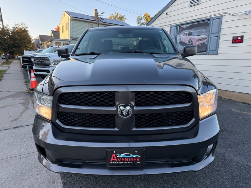 RAM 1500 Tradesman Quad Cab 4WD 2016 RAM 1500 Tradesman Quad Cab 4WD 2016