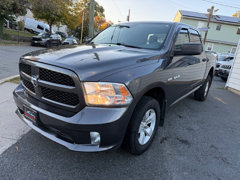 RAM 1500 Tradesman Quad Cab 4WD 2016 RAM 1500 Tradesman Quad Cab 4WD 2016