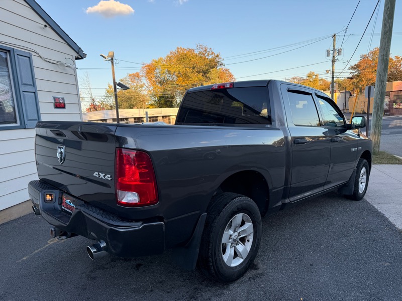 RAM 1500 Tradesman Quad Cab 4WD 2016 RAM 1500 Tradesman Quad Cab 4WD 2016