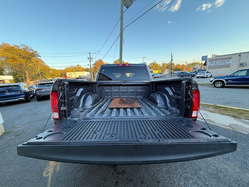 RAM 1500 Tradesman Quad Cab 4WD 2016 RAM 1500 Tradesman Quad Cab 4WD 2016
