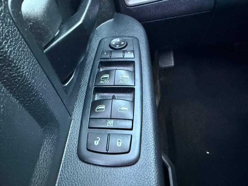 RAM 1500 Tradesman Quad Cab 4WD 2016 RAM 1500 Tradesman Quad Cab 4WD 2016