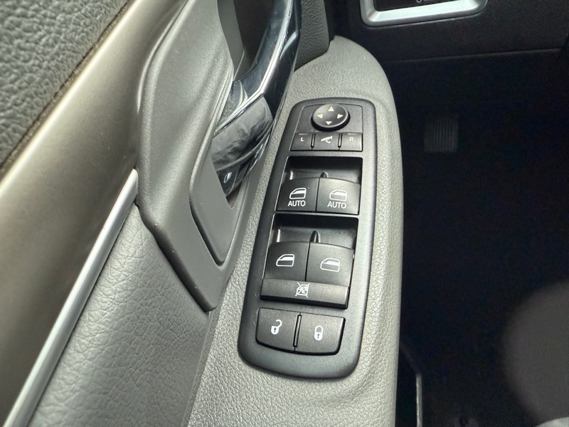 RAM 1500 4WD Quad Cab 140.5" Outdoorsman 2016