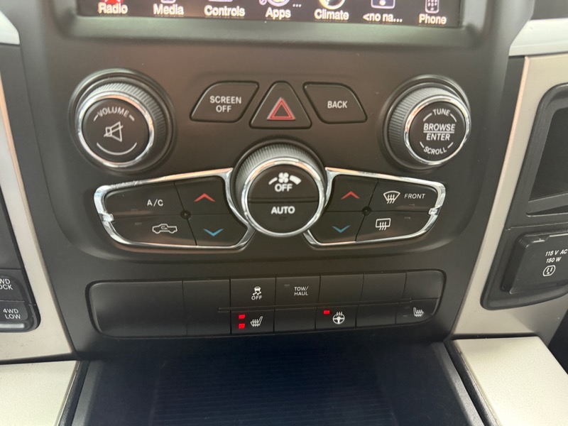 RAM 1500 4WD Quad Cab 140.5" Outdoorsman 2016