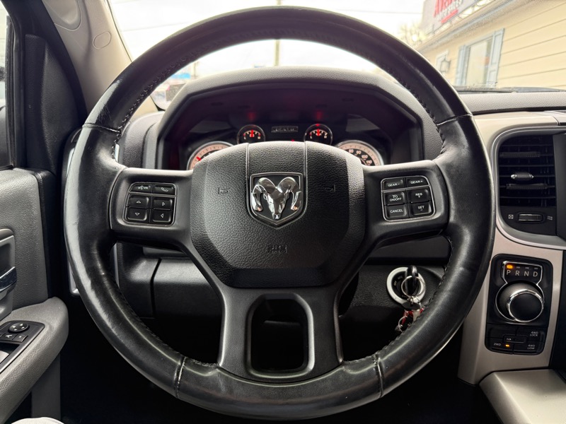 RAM 1500 4WD Quad Cab 140.5" Outdoorsman 2016