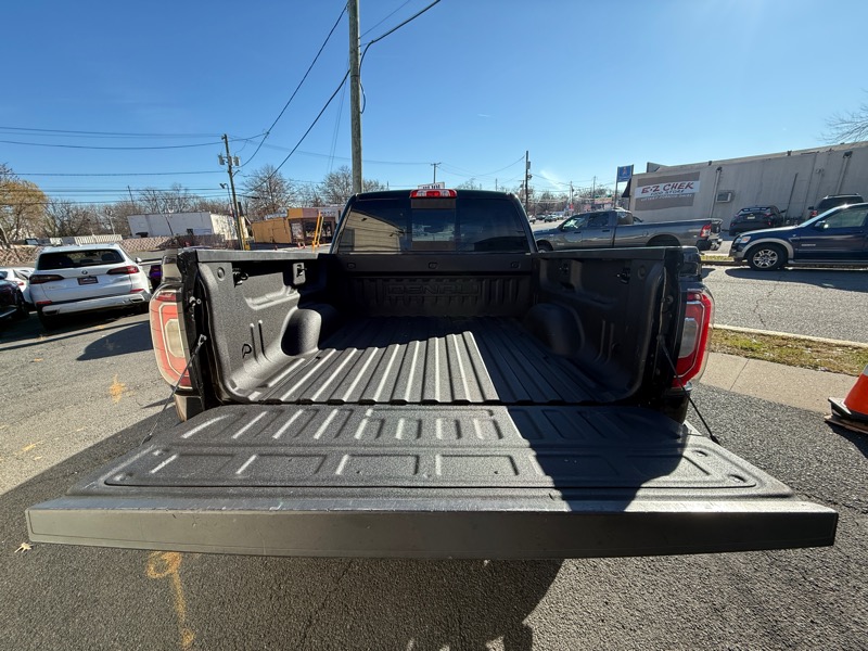 GMC Sierra 1500 Denali Crew Cab Long Box 4WD 2018