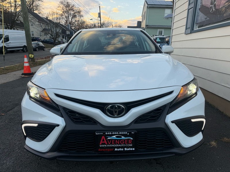 Toyota Camry SE 2024