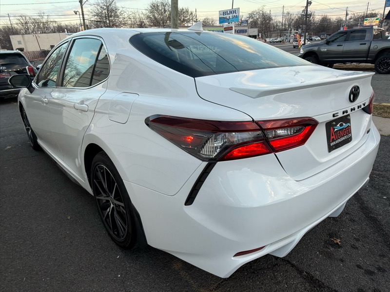 Toyota Camry SE 2024