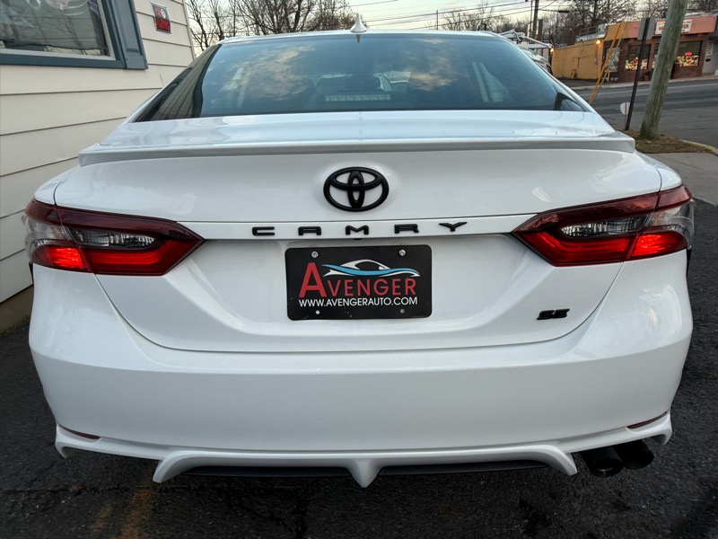 Toyota Camry SE 2024