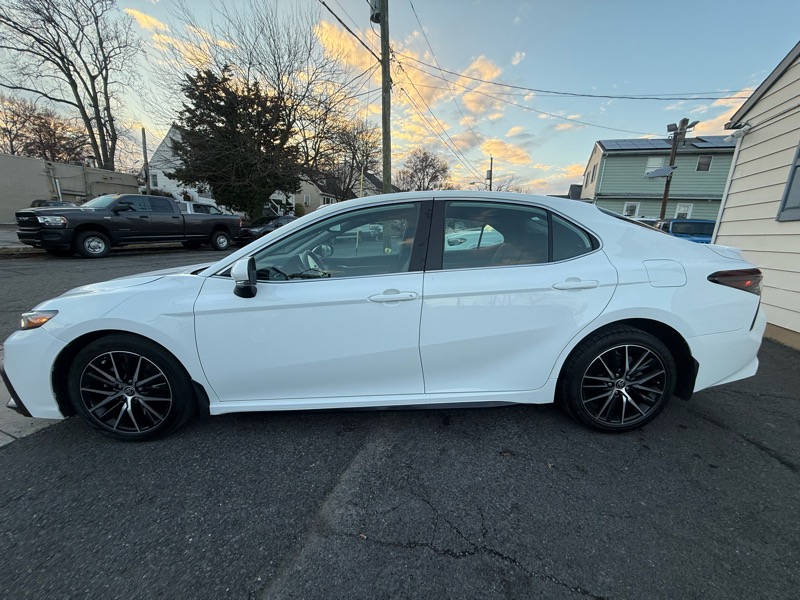 Toyota Camry SE 2024