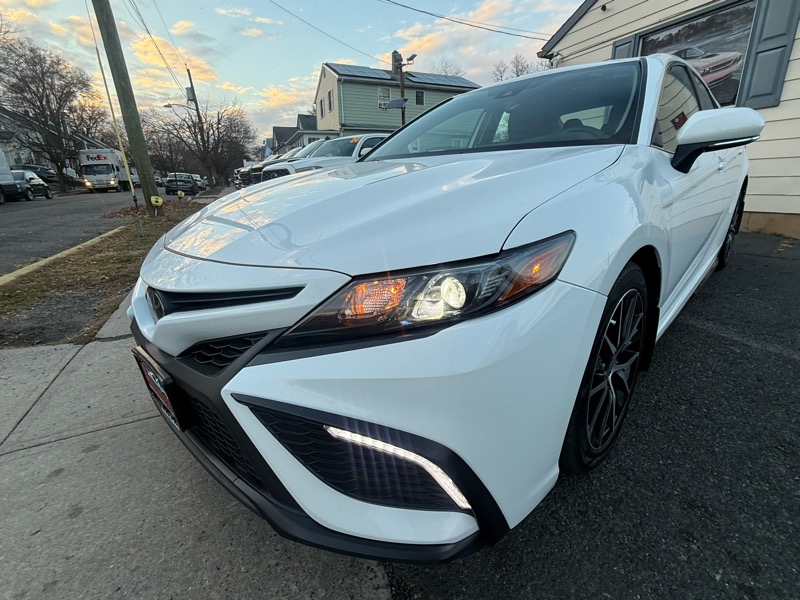 Toyota Camry SE 2024