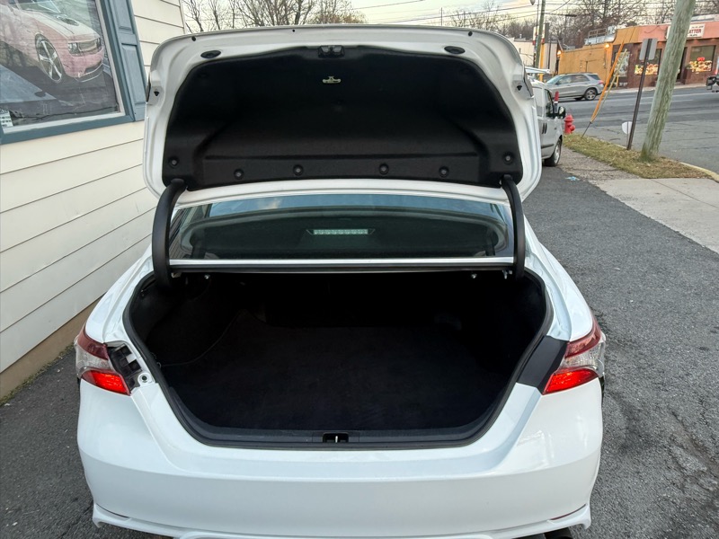 Toyota Camry SE 2024