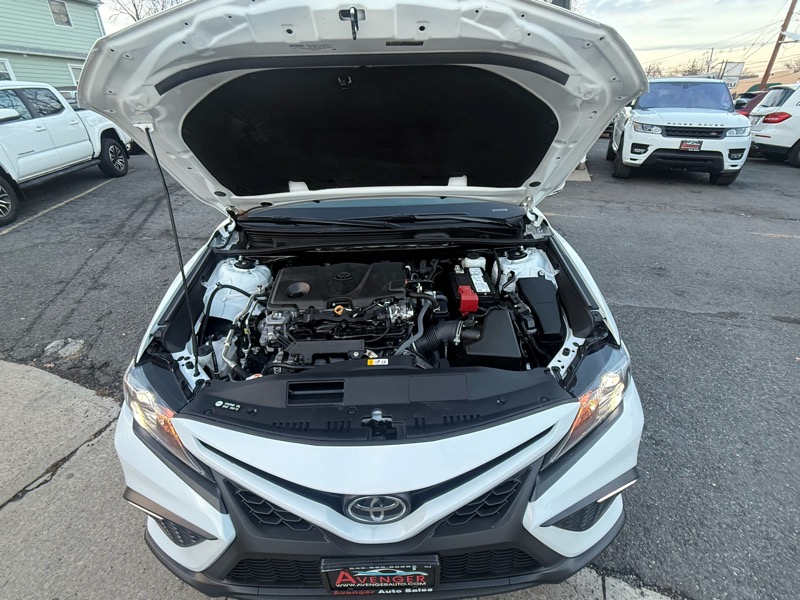 Toyota Camry SE 2024