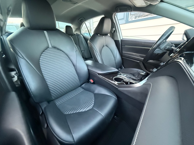 Toyota Camry SE 2024