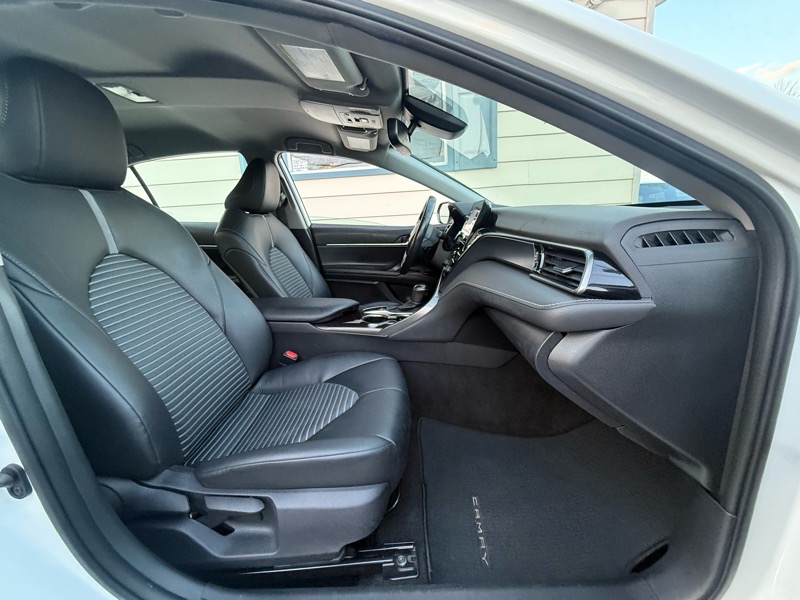 Toyota Camry SE 2024