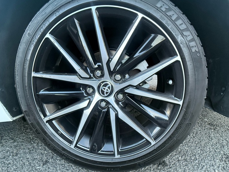 Toyota Camry SE 2024