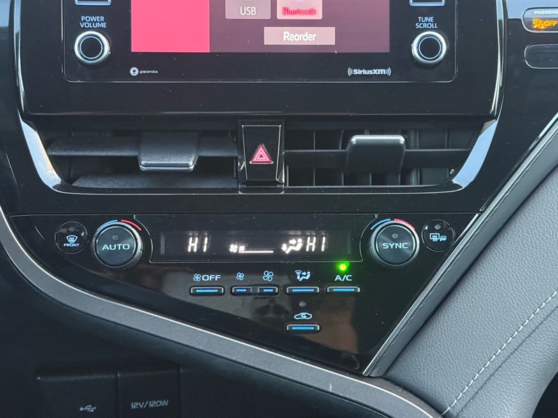 Toyota Camry SE 2024