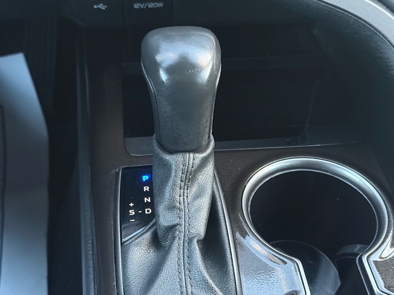 Toyota Camry SE 2024