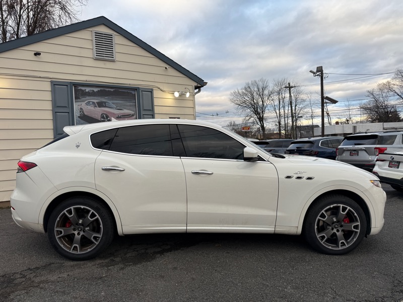 Maserati Levante  2022