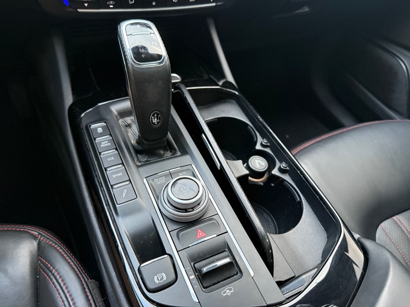 Maserati Levante  2022