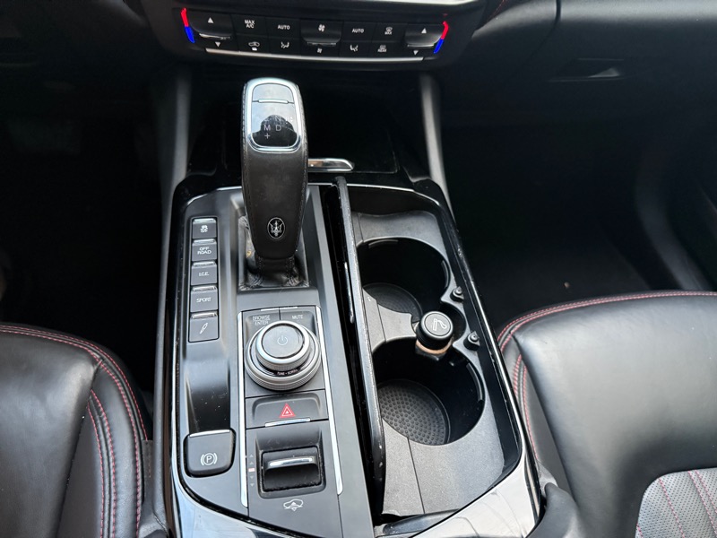 Maserati Levante  2022