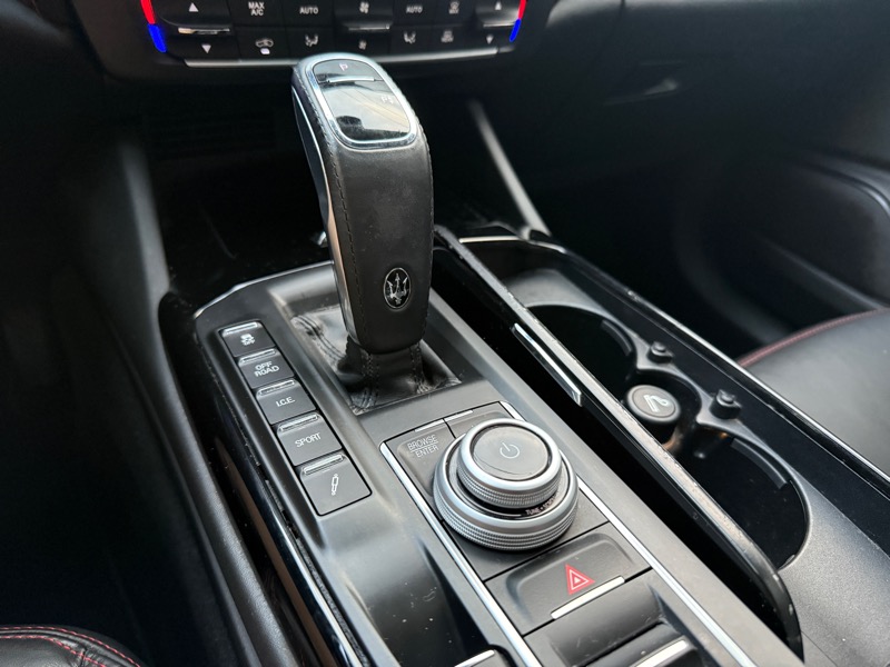 Maserati Levante  2022