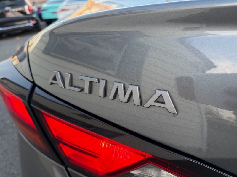 Nissan Altima SV 4D Sedan 2.5 2024