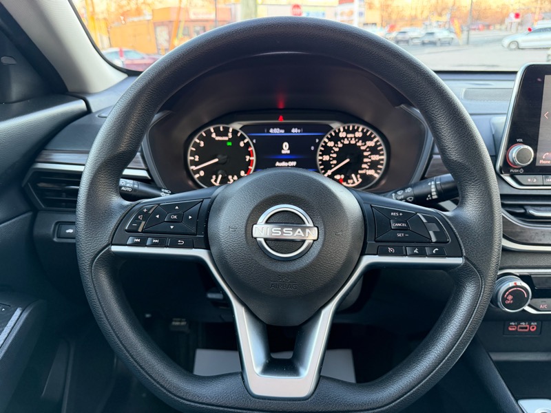 Nissan Altima SV 4D Sedan 2.5 2024