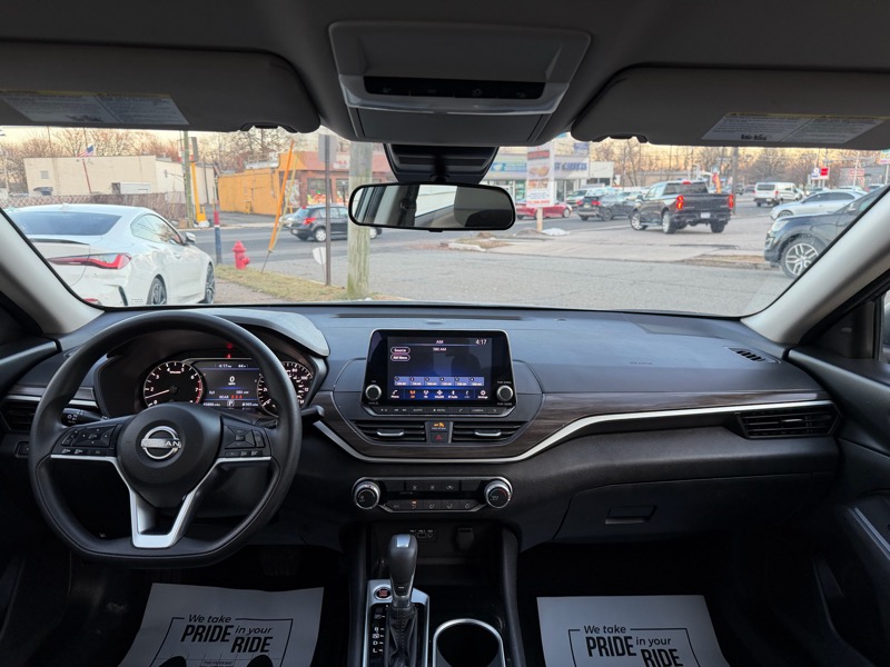 Nissan Altima SV 4D Sedan 2.5 2024