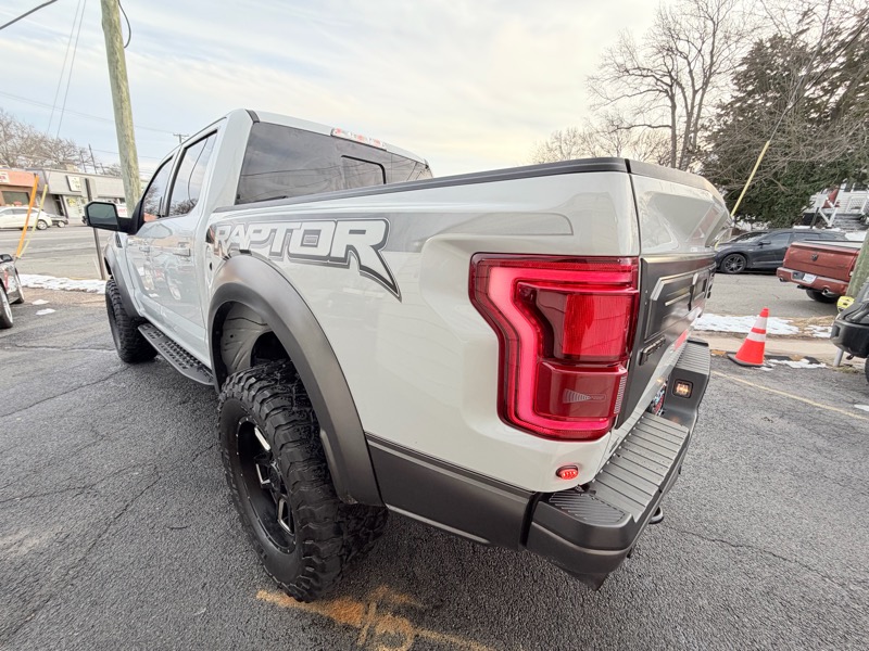 Ford F-150 Raptor SuperCrew 4WD 2017