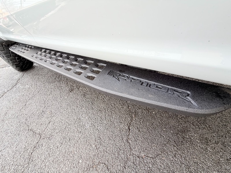 Ford F-150 Raptor SuperCrew 4WD 2017