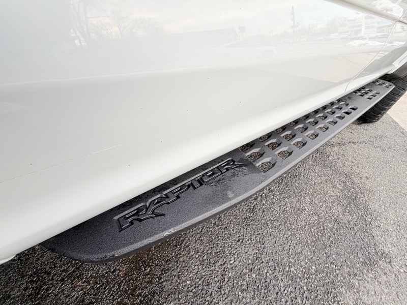 Ford F-150 Raptor SuperCrew 4WD 2017