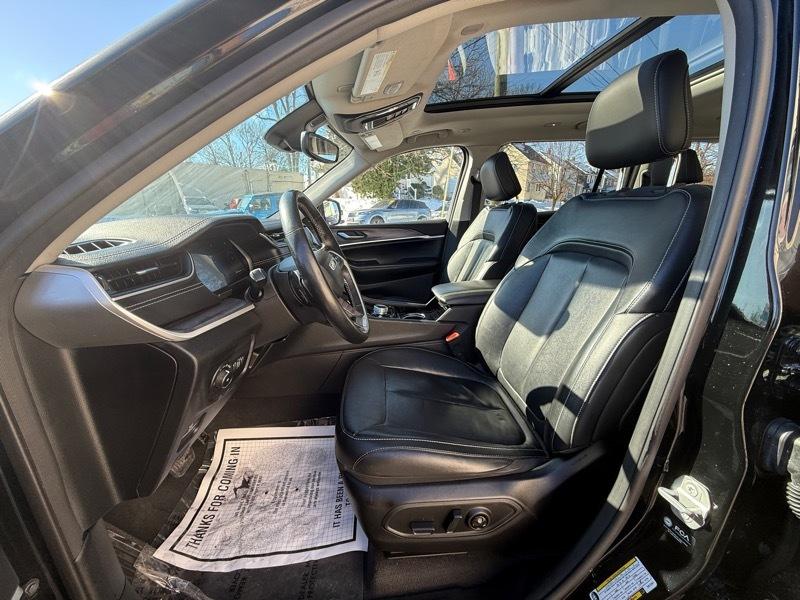 Jeep Grand Cherokee L Limited 4D SUV 4WD 2022