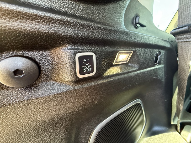 Jeep Grand Cherokee L Limited 4D SUV 4WD 2022