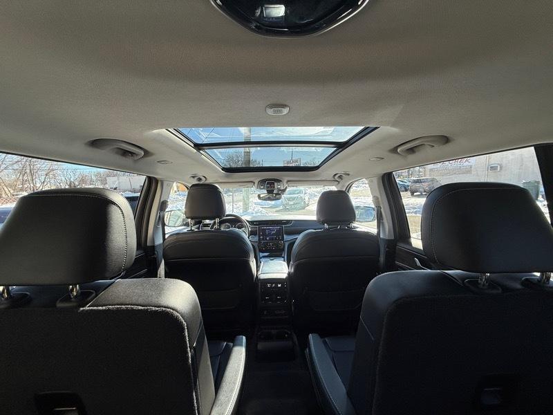 Jeep Grand Cherokee L Limited 4D SUV 4WD 2022