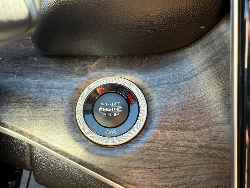 Jeep Grand Cherokee L Limited 4D SUV 4WD 2022