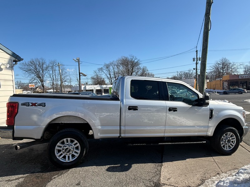 Ford F-250 SD XLT Crew Cab 4WD 2019