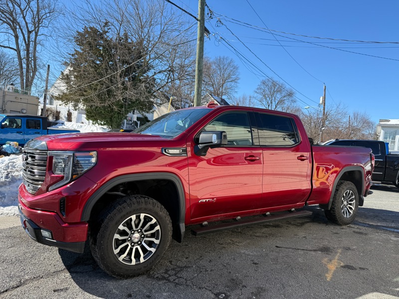 GMC Sierra 1500 AT4 Crew Cab 4WD 2023