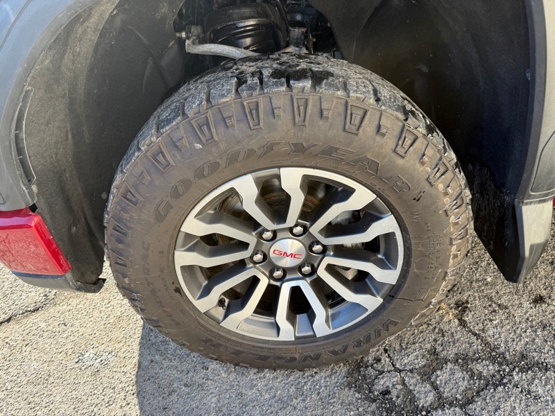 GMC Sierra 1500 AT4 Crew Cab 4WD 2023