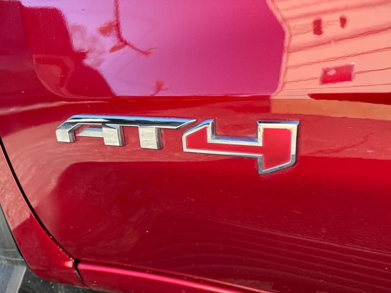 GMC Sierra 1500 AT4 Crew Cab 4WD 2023