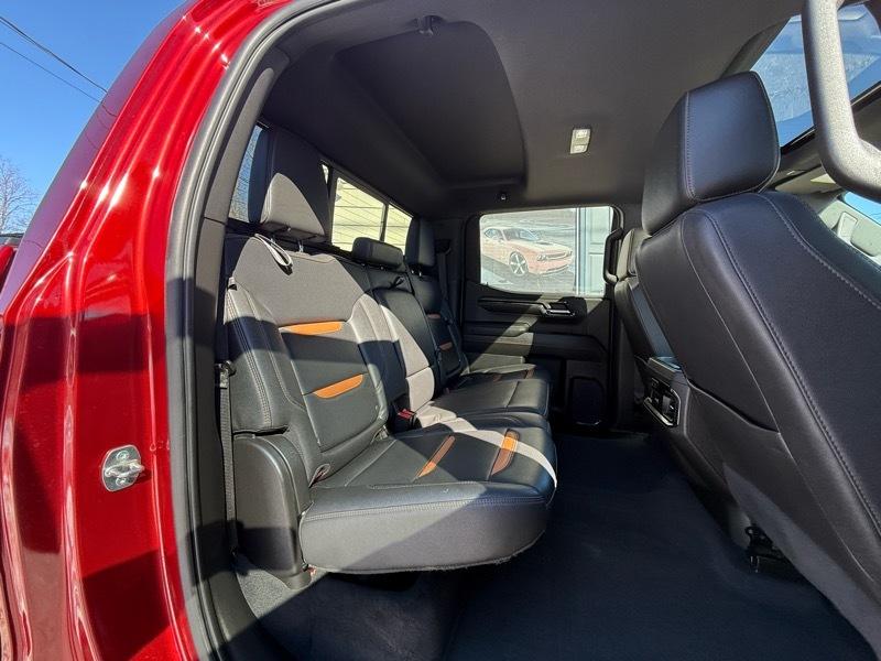 GMC Sierra 1500 AT4 Crew Cab 4WD 2023