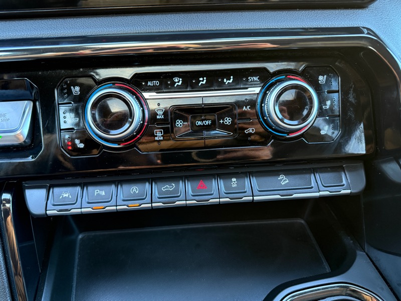 GMC Sierra 1500 AT4 Crew Cab 4WD 2023