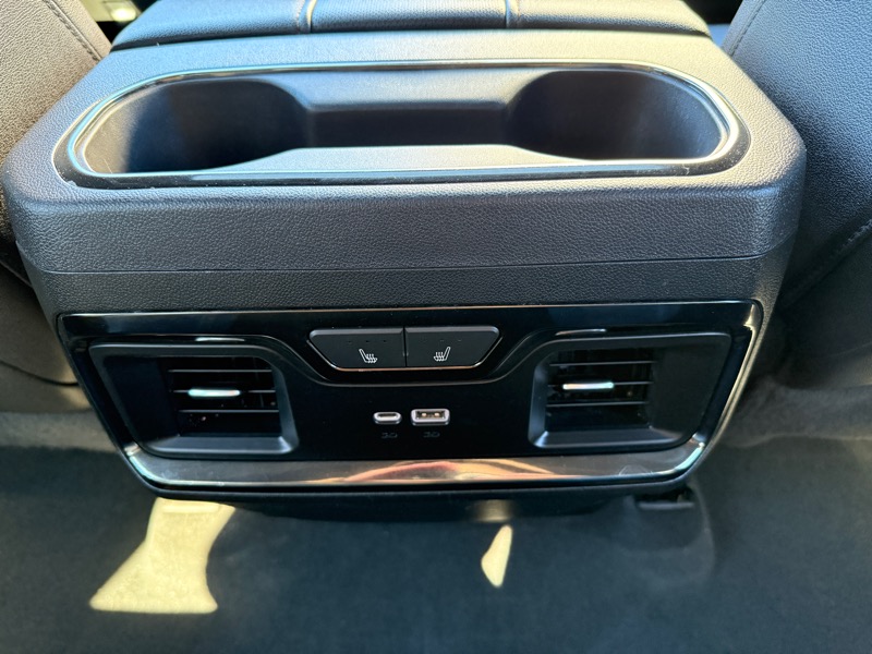 GMC Sierra 1500 AT4 Crew Cab 4WD 2023