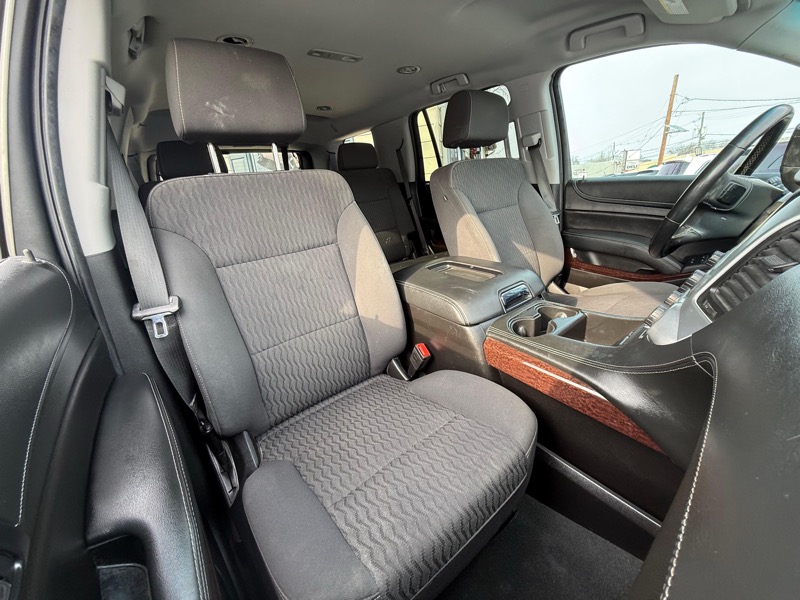 GMC Yukon SLE 4D SUV 4WD 2019