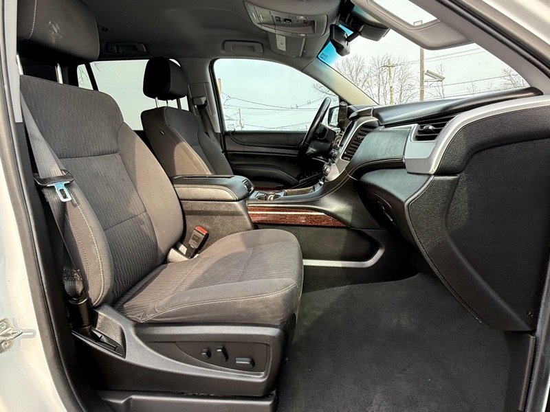 GMC Yukon SLE 4D SUV 4WD 2019