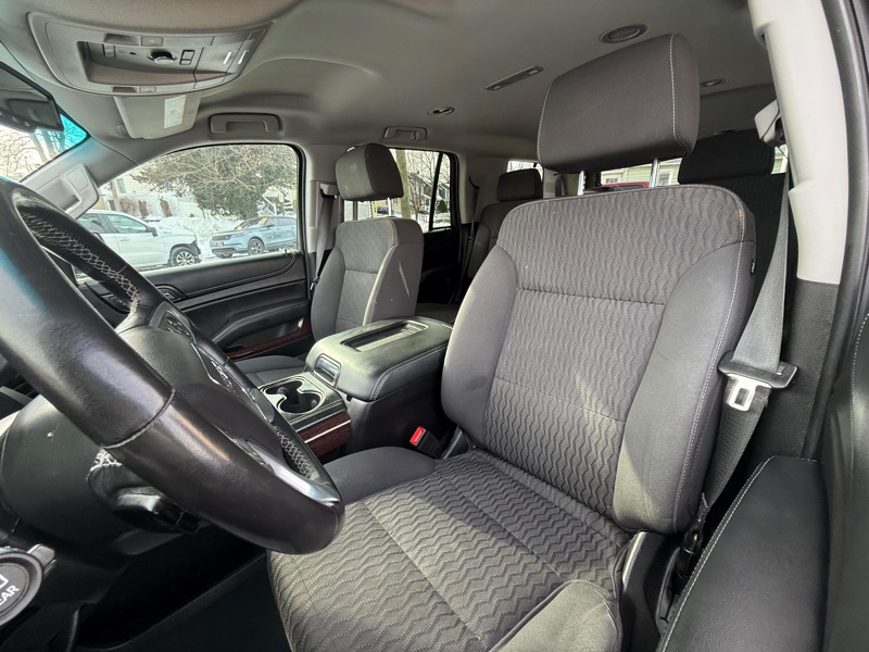 GMC Yukon SLE 4D SUV 4WD 2019