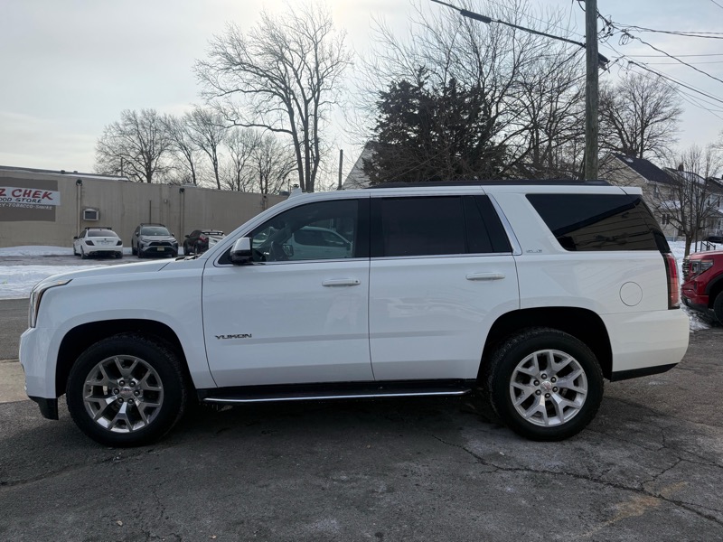 GMC Yukon SLE 4D SUV 4WD 2019