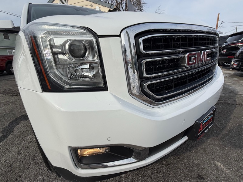 GMC Yukon SLE 4D SUV 4WD 2019